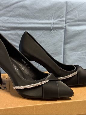 Black Rhinestone-Trim Pointed Toe Heels for Women